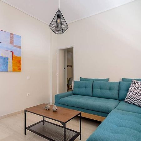 Cozy Flat With 1 Bedroom Next To Metro Station Афины Экстерьер фото